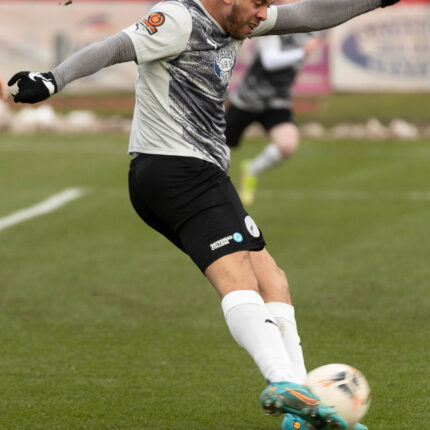 Gateshead 0-0 Farsley Celtic (4-2 pens)