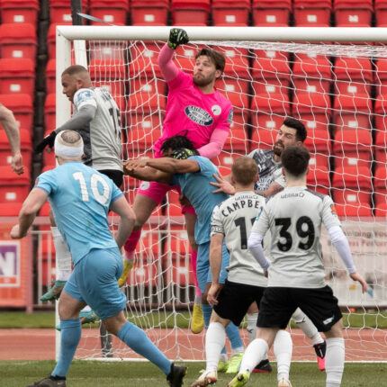 Gateshead 0-0 Farsley Celtic (4-2 pens)