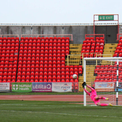 Gateshead 0-0 Farsley Celtic (4-2 pens)