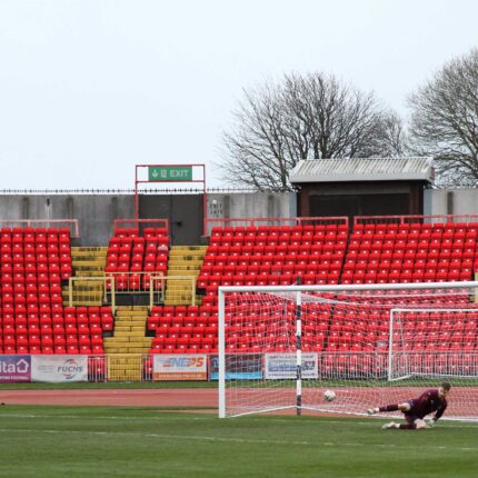 Gateshead 0-0 Farsley Celtic (4-2 pens)