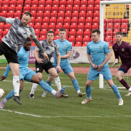 Gateshead 0-0 Farsley Celtic (4-2 pens)