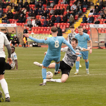 Gateshead 0-0 Farsley Celtic (4-2 pens)