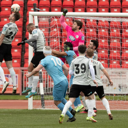 Gateshead 0-0 Farsley Celtic (4-2 pens)