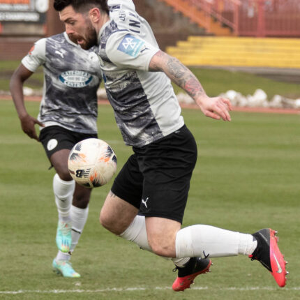 Gateshead 0-0 Farsley Celtic (4-2 pens)