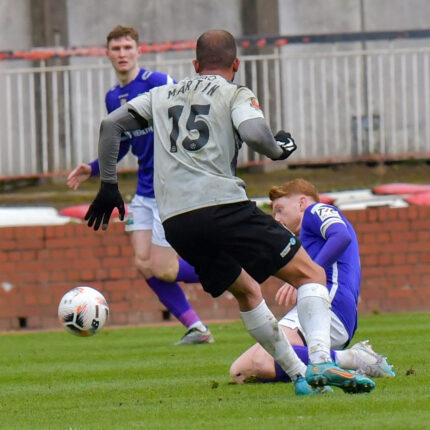 Gateshead 3-3 Barnet (4-1 pens)