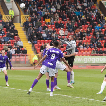 Gateshead 3-3 Barnet (4-1 pens)