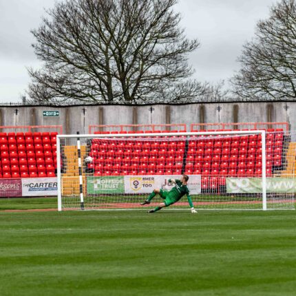 Gateshead 3-3 Barnet (4-1 pens)