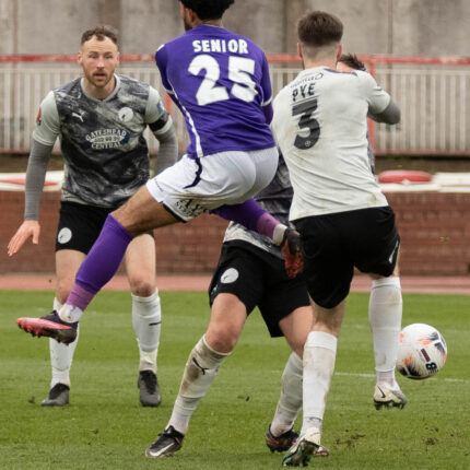 Gateshead 3-3 Barnet (4-1 pens)