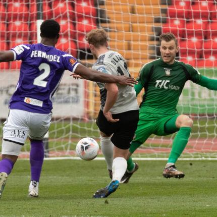 Gateshead 3-3 Barnet (4-1 pens)