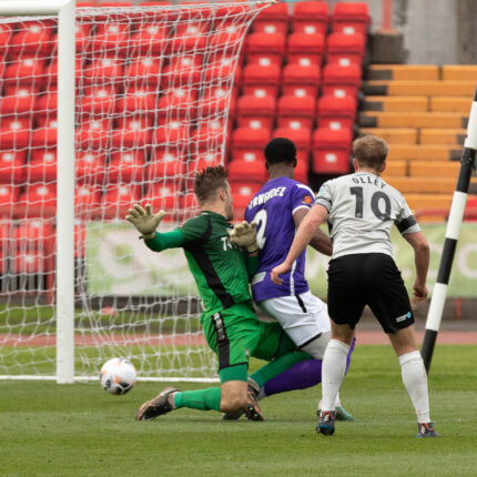 Gateshead 3-3 Barnet (4-1 pens)
