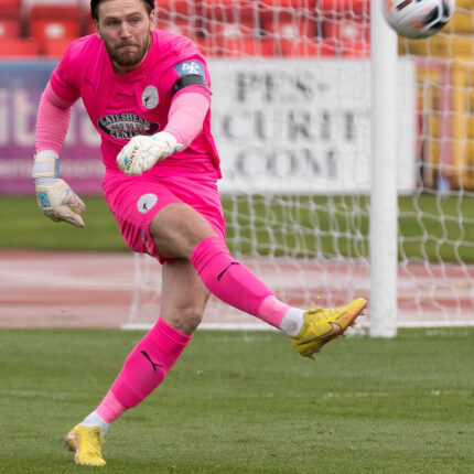 Gateshead 3-3 Barnet (4-1 pens)