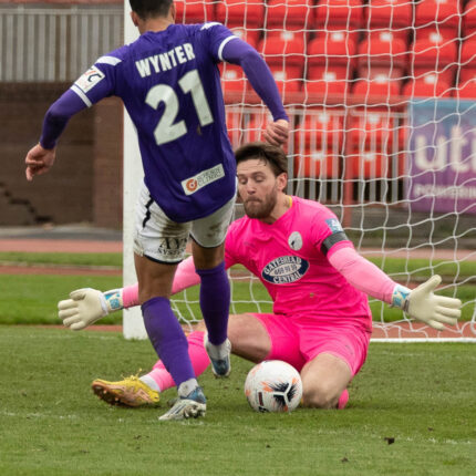 Gateshead 3-3 Barnet (4-1 pens)