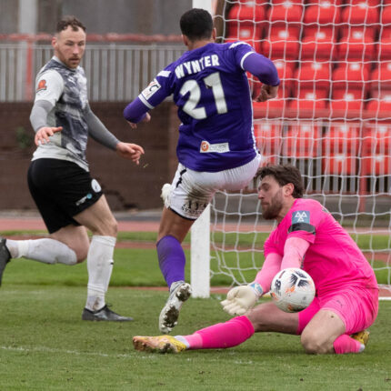 Gateshead 3-3 Barnet (4-1 pens)