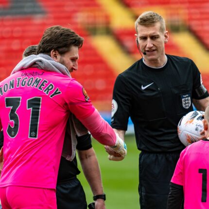 Gateshead 3-3 Barnet (4-1 pens)
