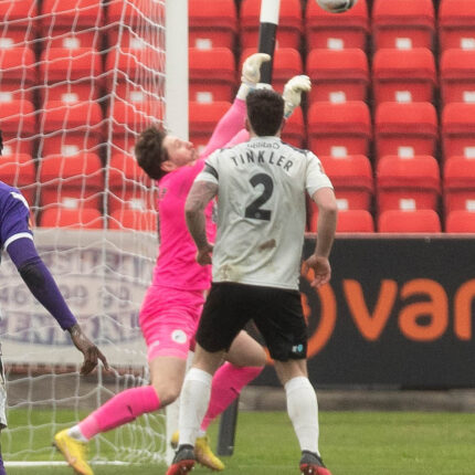 Gateshead 3-3 Barnet (4-1 pens)