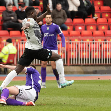 Gateshead 3-3 Barnet (4-1 pens)