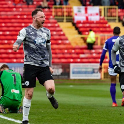 Gateshead 3-3 Barnet (4-1 pens)