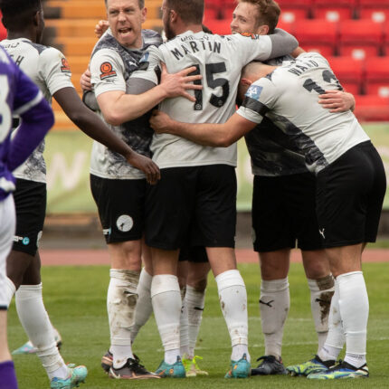 Gateshead 3-3 Barnet (4-1 pens)