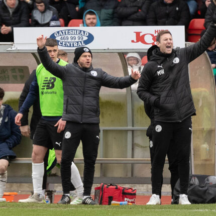 Gateshead 3-3 Barnet (4-1 pens)