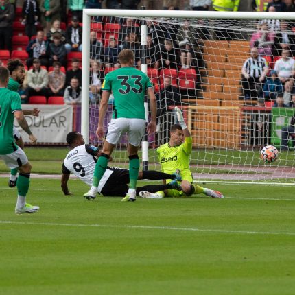 Gateshead 2-3 Newcastle United