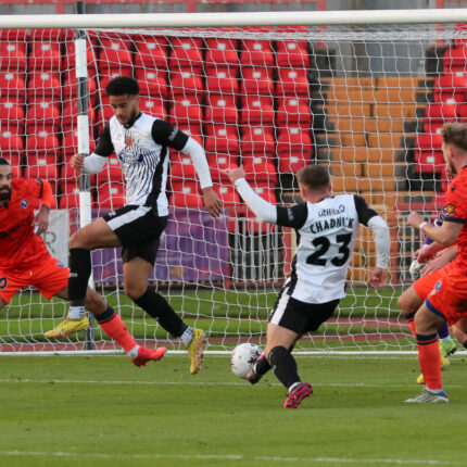 Gateshead 6-0 Dorking Wanderers