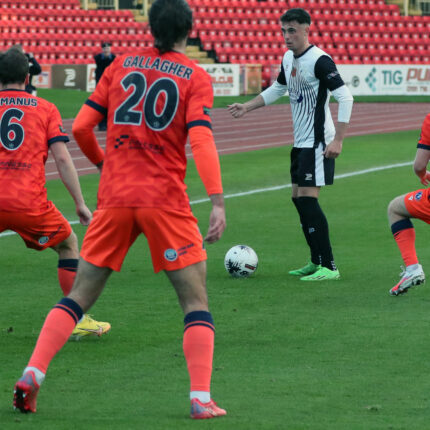 Gateshead 6-0 Dorking Wanderers