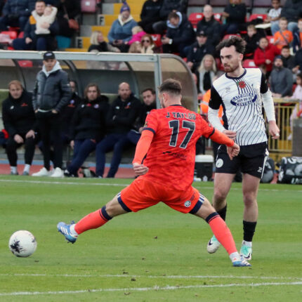Gateshead 6-0 Dorking Wanderers