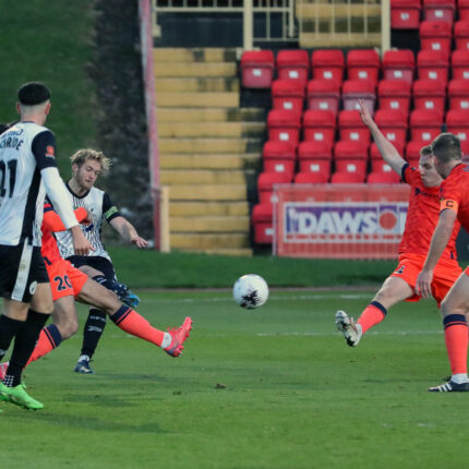 Gateshead 6-0 Dorking Wanderers