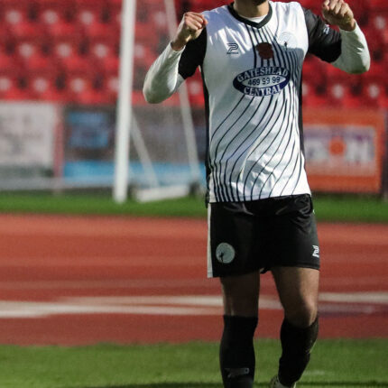 Gateshead 6-0 Dorking Wanderers