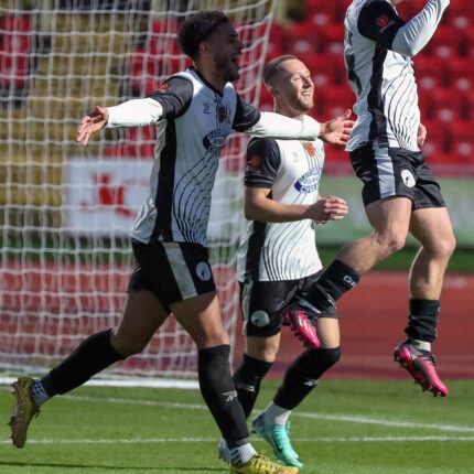 Gateshead 6-0 Dorking Wanderers
