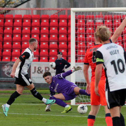 Gateshead 6-0 Dorking Wanderers