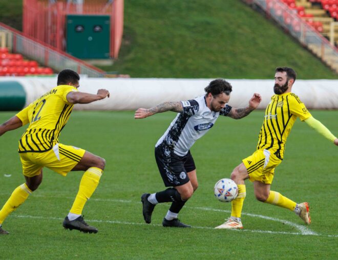 Gateshead 1-2 Brackley Town