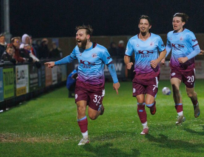 Truro City 1-2 Gateshead