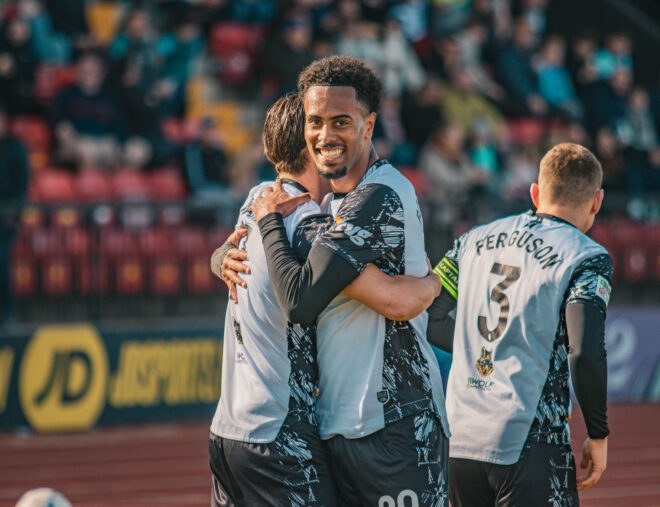 Gateshead 2-0 Scunthorpe United